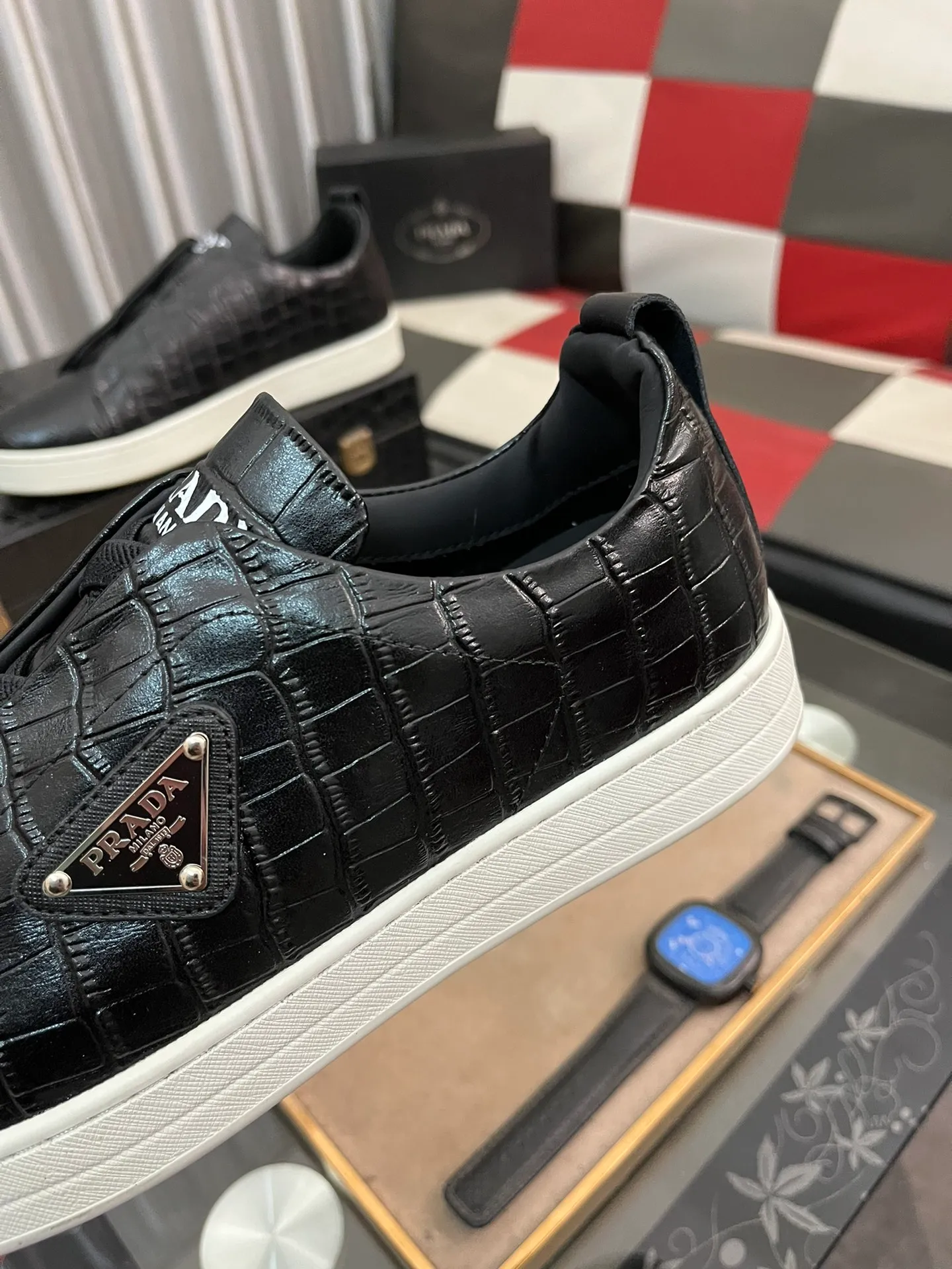 Men's shoes 💰540⌚️⌚️【PRADA】Prada - High-end quality casual sports shoes - Upper: calf leather shoe body with brand metal fasteners, - Inner lining: breathable leather lining - Outsole: ultra-light TPU foam·rubber; molded outsole -Super high quality control·Fine workmanship: highlighted (high-end·luxury·grade) -Size: 38-443️⃣Colors available